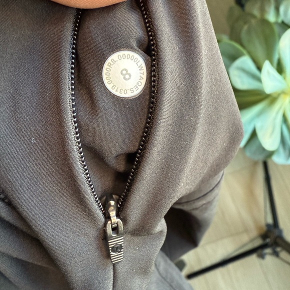 lululemon Black and Navy bundle size 8, 5inch Track That HR lined shorts - Picture 9 of 14